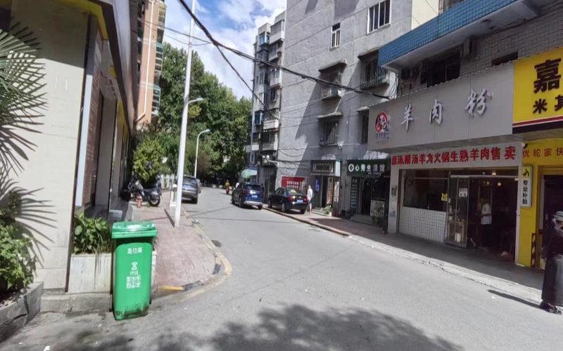 貴州省機關(guān)事務(wù)管理局國有資產(chǎn)管理服務(wù)中心貴陽市南明區(qū)南浦路63號江南苑負(fù)1層門面招租